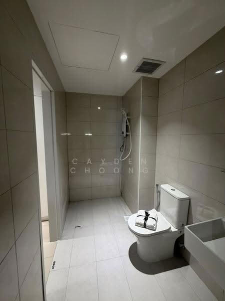 Service Residence for Sale at Seiras @ Utropolis - Cayden Choong - Bathroom - PropertyGuru.com.my