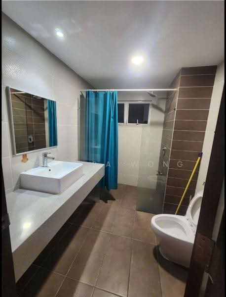 Condominium for Rent at Paraiso Residence @ The Earth - Sandra Wong - Bathroom - PropertyGuru.com.my