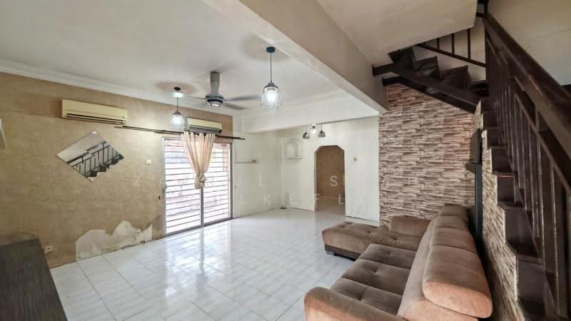 2-storey Terraced House for Sale in Jenjarom (Selangor) - Zairul Asrah Zulkefli - Living Room - PropertyGuru.com.my