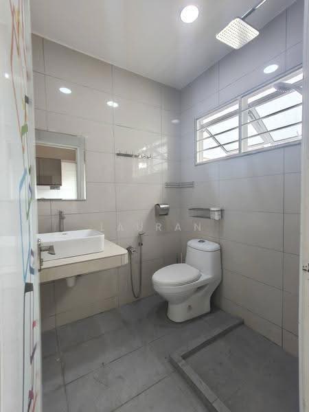 1.5-storey Terraced House for Sale in SS 3, Taman Universiti (Petaling Jaya) - Lauran Chuah - Bathroom - PropertyGuru.com.my