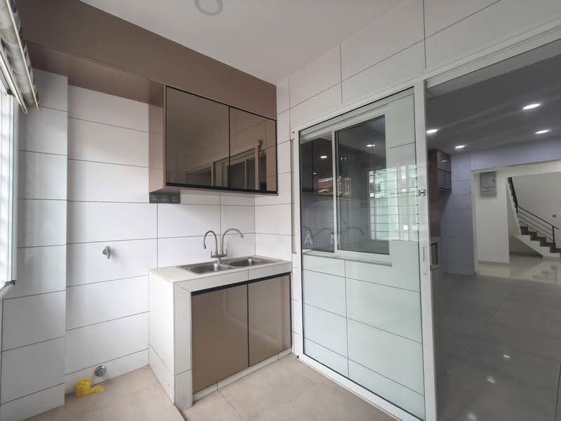 1.5-storey Terraced House for Sale in SS 3, Taman Universiti (Petaling Jaya) - Lauran Chuah - Kitchen - PropertyGuru.com.my