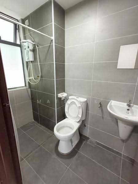 Service Residence for Sale at KSL Avery Park - Matt Kek - Bathroom - PropertyGuru.com.my