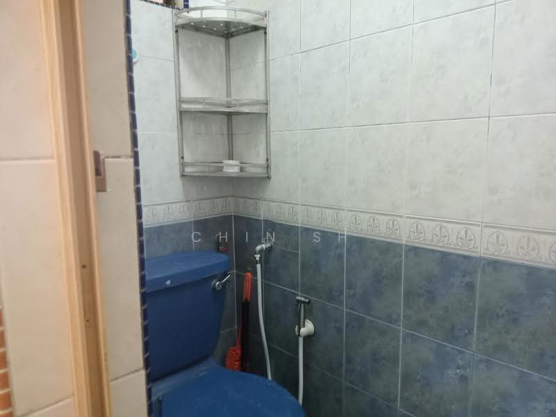 Flat for Rent at Cheras Ria - Chin SH - Bathroom - PropertyGuru.com.my