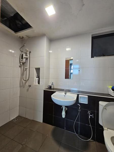 Service Residence for Sale at Sky Gardens Residences - Eddy Chan - Bathroom - PropertyGuru.com.my