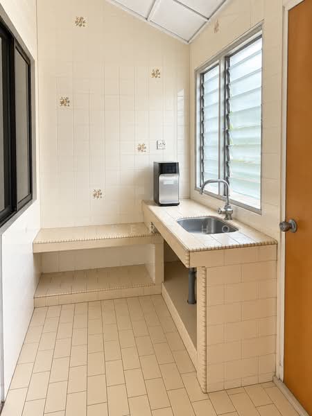 1.5-storey Terraced House for Sale in Taman Mayang (Petaling Jaya) - Albert Ho - Kitchen - PropertyGuru.com.my