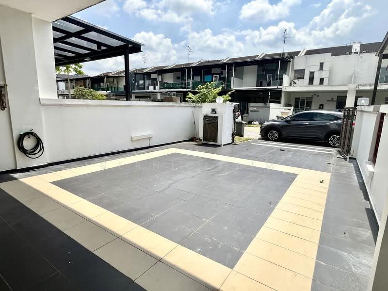 Rumah Teres 2-Tingkat untuk Dijual di Setia Tropika (Johor Bahru) - Bernice Lim - Exterior - PropertyGuru.com.my