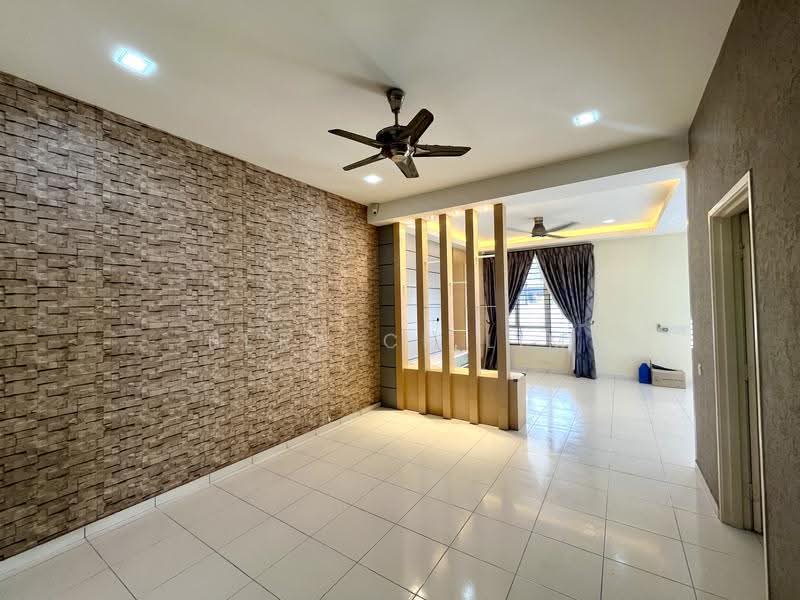 Rumah Teres 2-Tingkat untuk Dijual di Setia Tropika (Johor Bahru) - Bernice Lim - Living Room - PropertyGuru.com.my