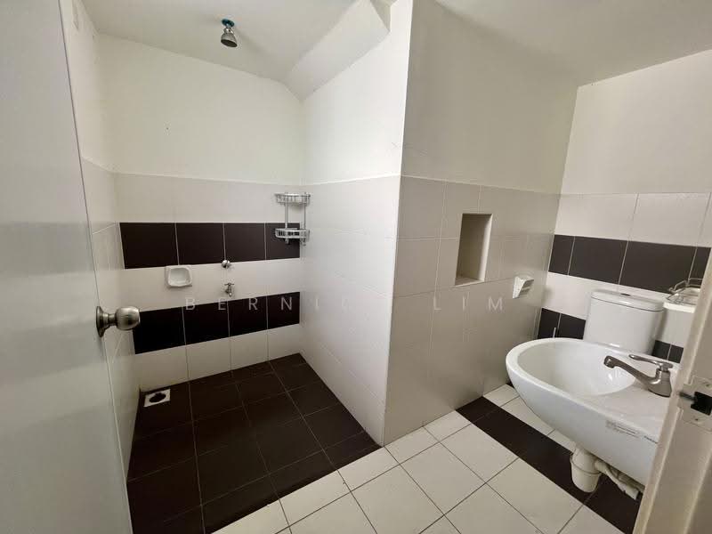 Rumah Teres 2-Tingkat untuk Dijual di Setia Tropika (Johor Bahru) - Bernice Lim - Bathroom - PropertyGuru.com.my