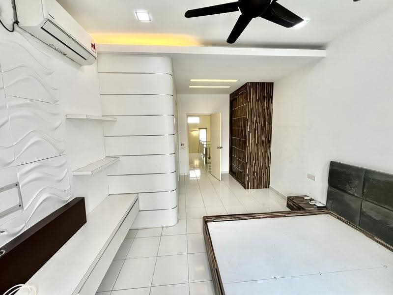 Rumah Teres 2-Tingkat untuk Dijual di Setia Tropika (Johor Bahru) - Bernice Lim - Bedroom - PropertyGuru.com.my