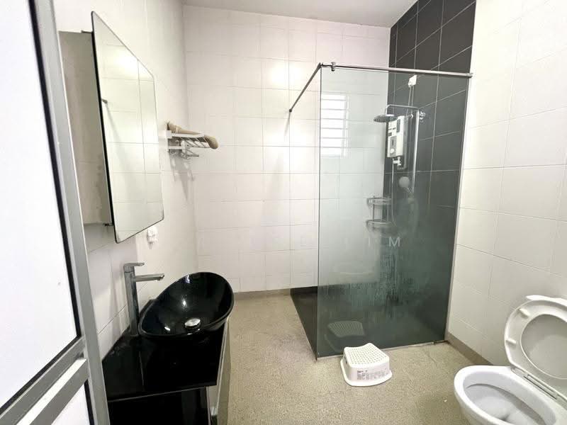 Rumah Teres 2-Tingkat untuk Dijual di Setia Tropika (Johor Bahru) - Bernice Lim - Bathroom - PropertyGuru.com.my