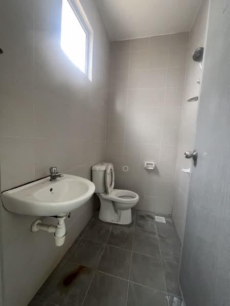 Rumah Teres 2-Tingkat untuk Dijual di Taman Scientex Utama (Senai) - Yeo - Bathroom - PropertyGuru.com.my