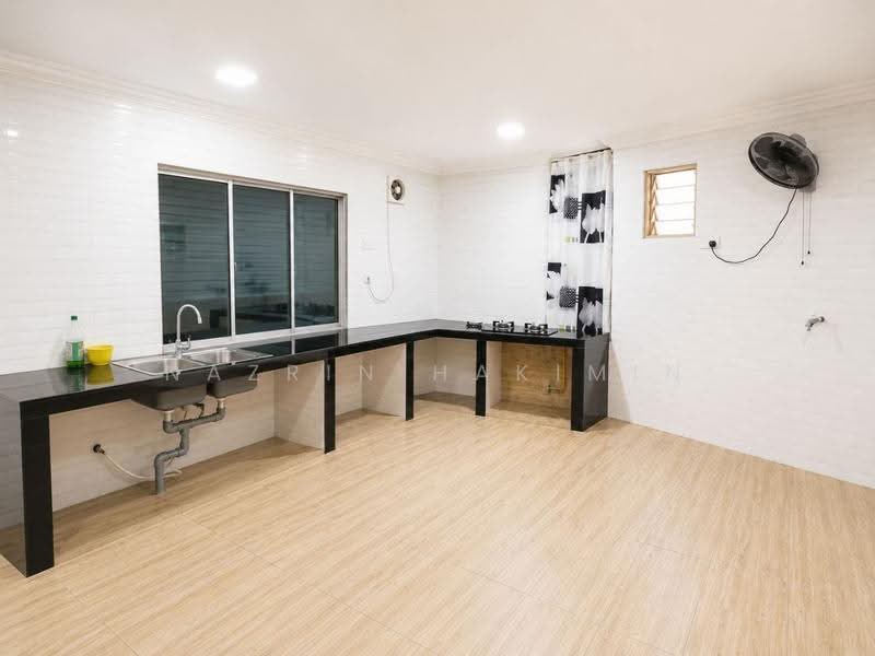 Rumah Teres untuk Dijual di Kota Puteri (Batu Arang) - Nazrin Hakimin - Kitchen - PropertyGuru.com.my