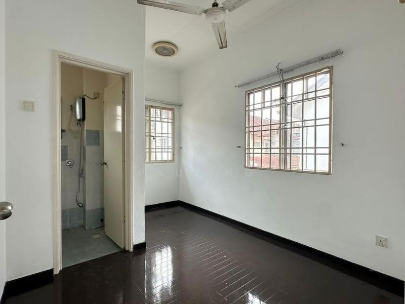 2-storey Terraced House for Sale in Taman Putra Permai (Seri Kembangan) - Paul Ng - PropertyGuru.com.my