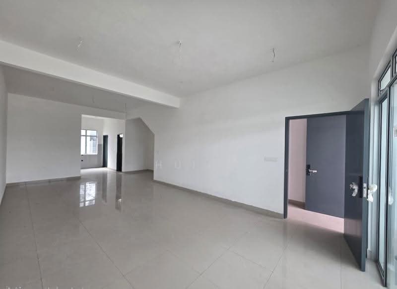 Rumah Teres untuk Dijual di Bandar Dato Onn (Tebrau) - Huily Woon - Living Room - PropertyGuru.com.my