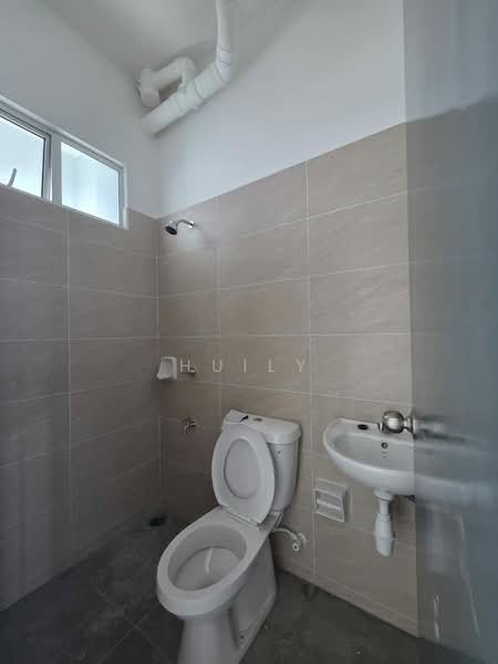 Rumah Teres untuk Dijual di Bandar Dato Onn (Tebrau) - Huily Woon - Bathroom - PropertyGuru.com.my