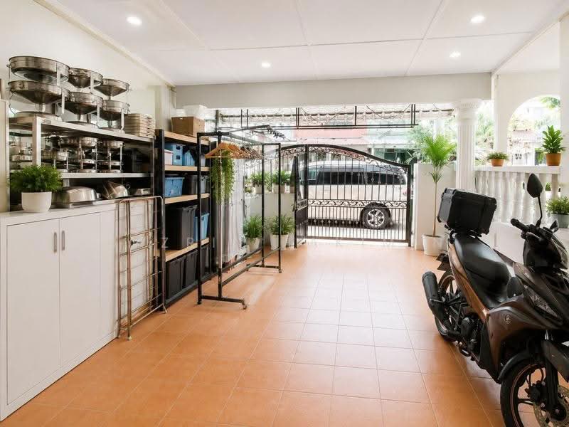 Terraced House for Sale in Taman Bersatu (Rawang) - Nazrin Hakimin - Car Park - PropertyGuru.com.my