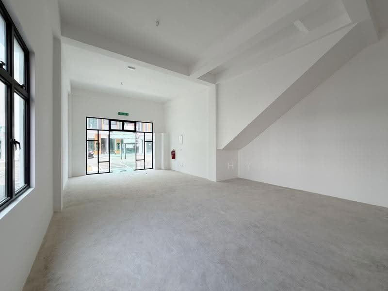 Shop / Office untuk Disewa di Bandar Baru Permas Jaya (Permas Jaya) - Lywen Thye - Entrance - PropertyGuru.com.my