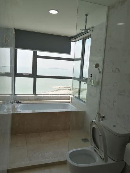 Kondominium untuk Dijual di Silverscape Residences - Thomas Lam - Bathroom - PropertyGuru.com.my