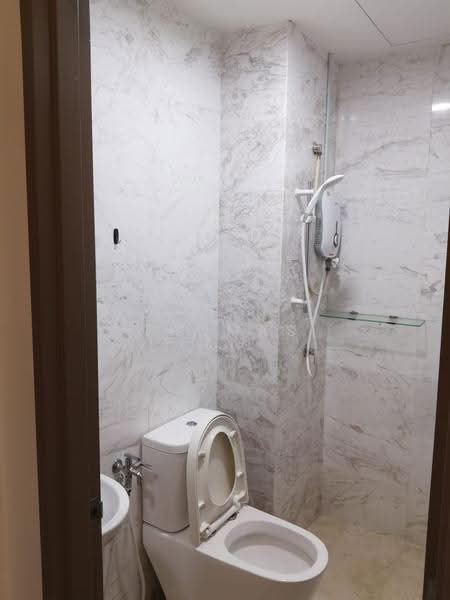 Kondominium untuk Dijual di Silverscape Residences - Thomas Lam - Bathroom - PropertyGuru.com.my