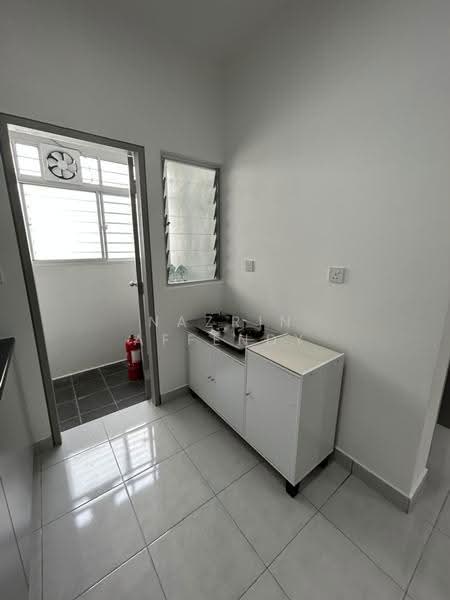 Rumah Flat untuk Disewa di Idaman Cahaya 2 - Nazrin Affendy - Kitchen - PropertyGuru.com.my