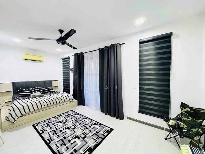 Rumah Teres 2-Tingkat untuk Dijual di Seksyen 7 (Shah Alam) - Zahir Ajran - Bedroom - PropertyGuru.com.my
