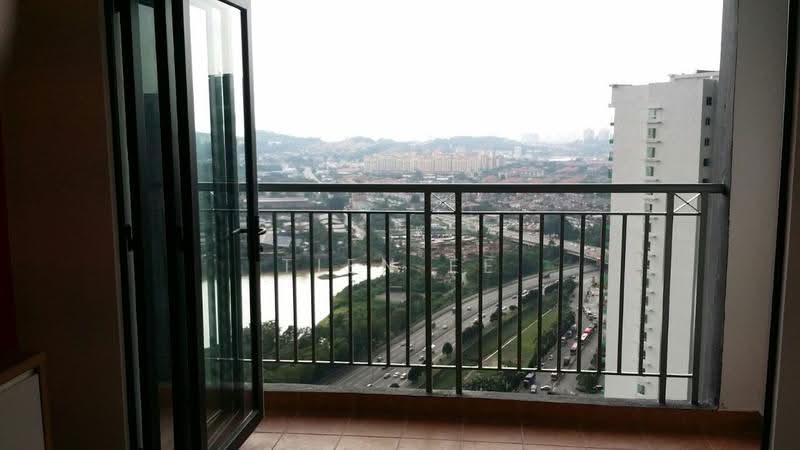 Kediaman Servis untuk Dijual di OUG Parklane - Tien Ee Yap - Balcony - PropertyGuru.com.my