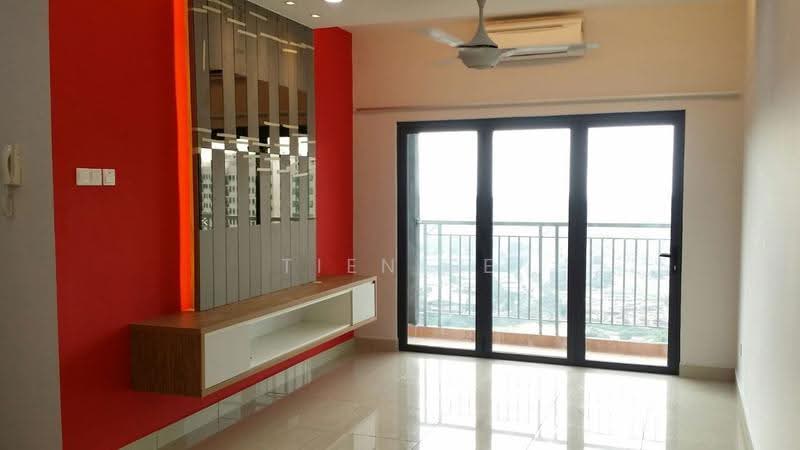 Kediaman Servis untuk Dijual di OUG Parklane - Tien Ee Yap - Living Room - PropertyGuru.com.my