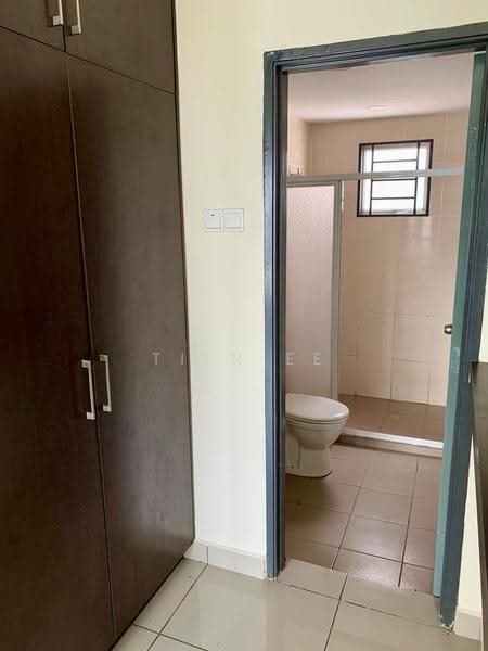 Kediaman Servis untuk Dijual di OUG Parklane - Tien Ee Yap - Bathroom - PropertyGuru.com.my