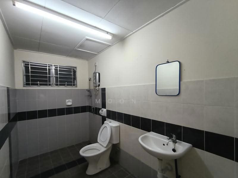 Kondominium untuk Dijual di Koi Kinrara - Moon Chiew - Bathroom - PropertyGuru.com.my