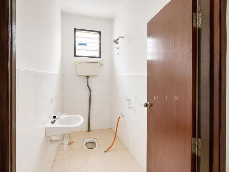 Terraced House for Sale in Bukit Sentosa (Rawang) - Nazrin Hakimin - Bathroom - PropertyGuru.com.my