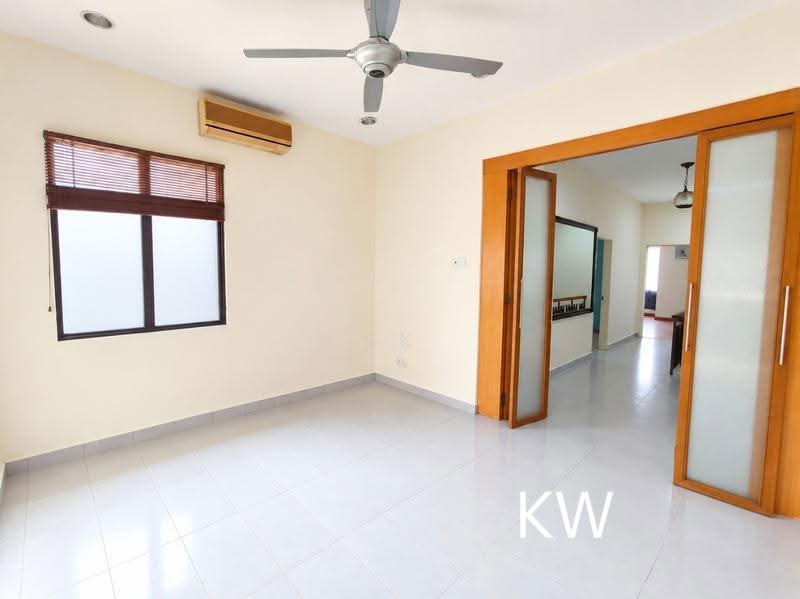 Rumah Berkembar untuk Dijual di Kemuning Utama Palma (Shah Alam) - SK Thiam - Living Room - PropertyGuru.com.my