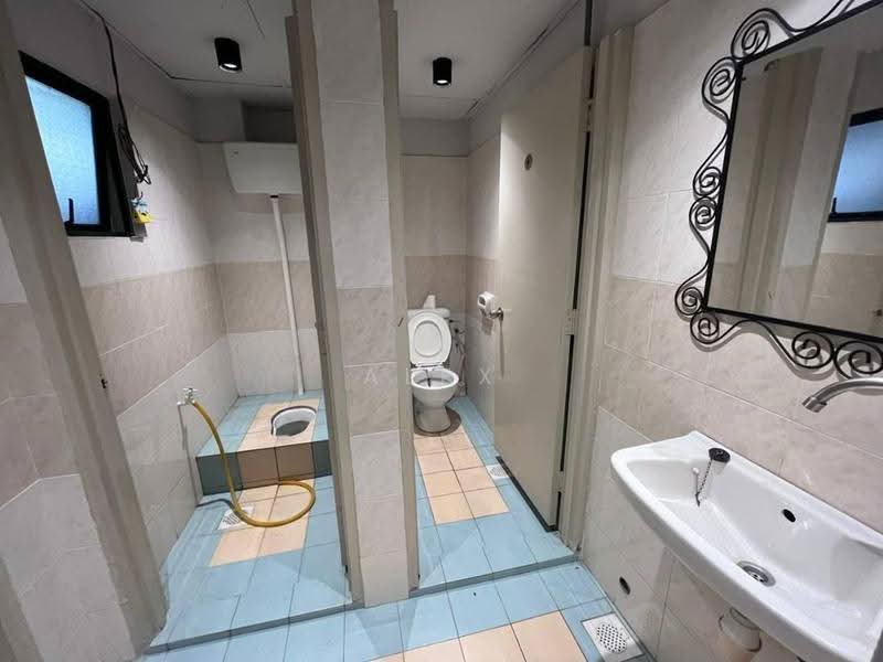Shop / Office untuk Disewa di Puchong (Selangor) - Alex Tong - Bathroom - PropertyGuru.com.my