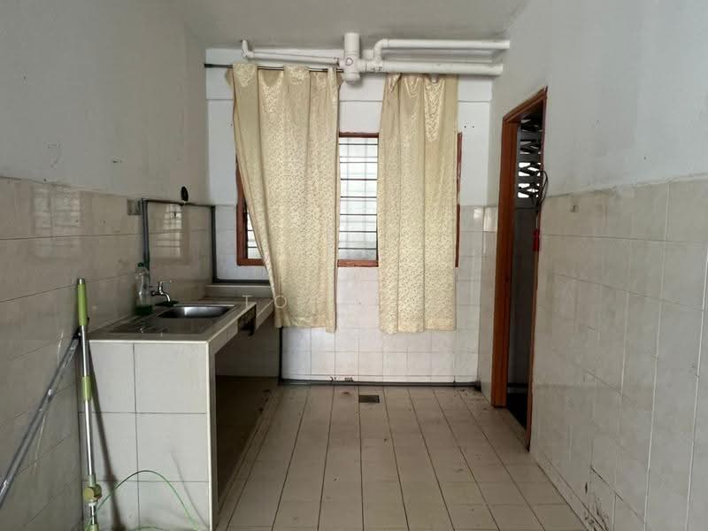 Condominium for Sale at Pelangi Indah Condominium - Tobey G - Kitchen - PropertyGuru.com.my