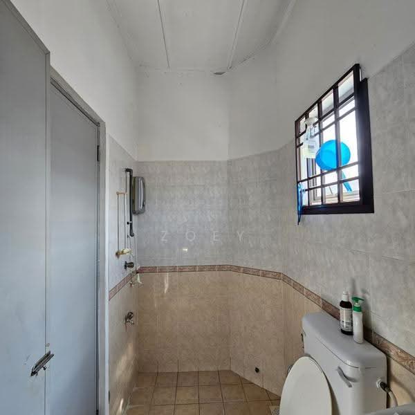 2-storey Terraced House for Sale in Taman Impian Emas (Skudai) - Zoey Lee - Bathroom - PropertyGuru.com.my