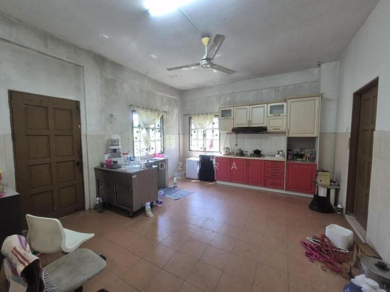 Bungalow House for Sale in Sungai Merab (Dengkil) - Adzura Zamedin - Kitchen - PropertyGuru.com.my