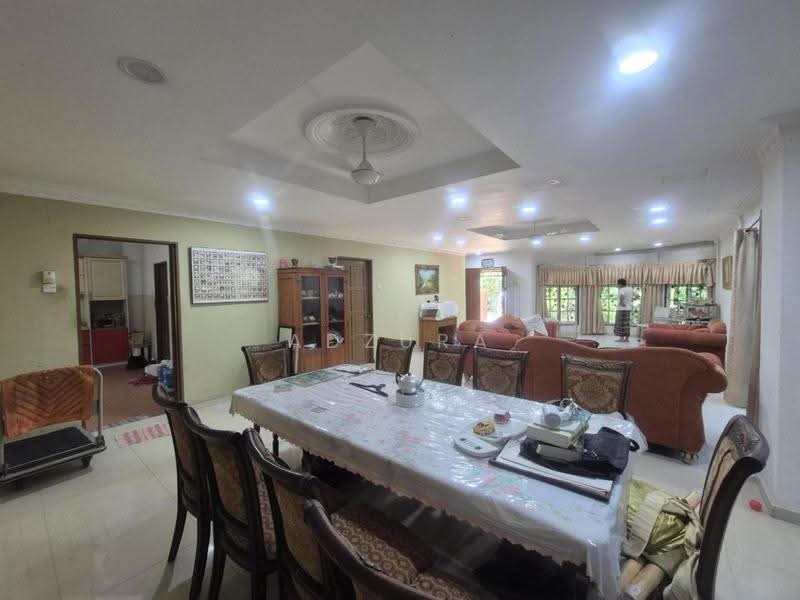 Bungalow House for Sale in Sungai Merab (Dengkil) - Adzura Zamedin - Dining Room - PropertyGuru.com.my
