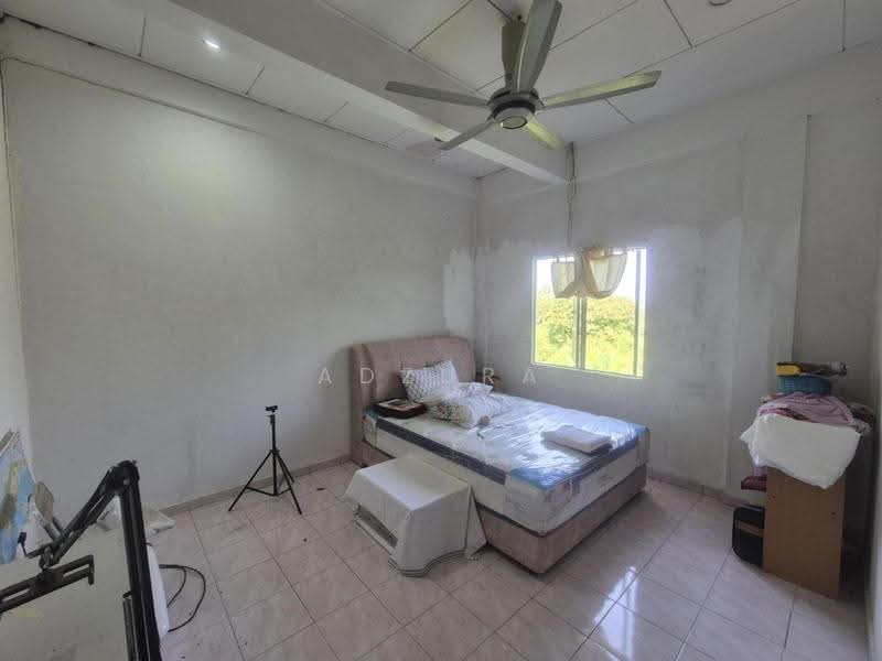 Bungalow House for Sale in Sungai Merab (Dengkil) - Adzura Zamedin - Bedroom - PropertyGuru.com.my
