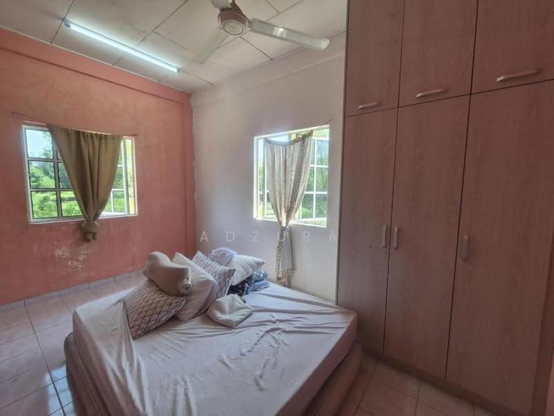 Bungalow House for Sale in Sungai Merab (Dengkil) - Adzura Zamedin - Bedroom - PropertyGuru.com.my