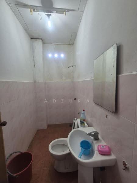 Bungalow House for Sale in Sungai Merab (Dengkil) - Adzura Zamedin - Bathroom - PropertyGuru.com.my