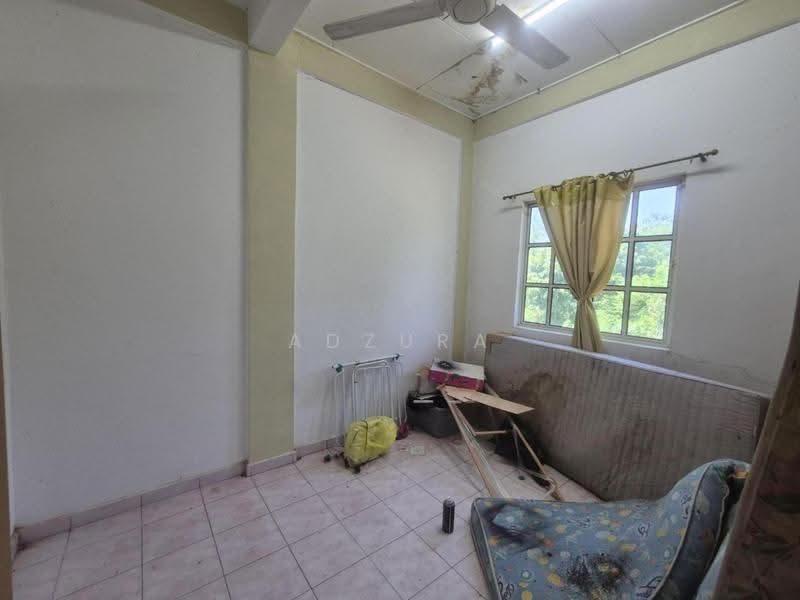 Bungalow House for Sale in Sungai Merab (Dengkil) - Adzura Zamedin - Bedroom - PropertyGuru.com.my