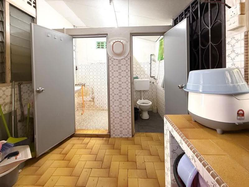 Rumah Teres 1-Tingkat untuk Dijual di Taman Sri Skudai (Skudai) - Zoey Lee - Bathroom - PropertyGuru.com.my