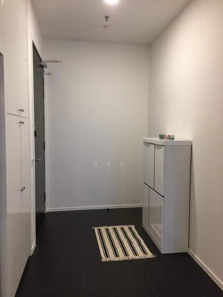 Kediaman Servis untuk Disewa di Arcoris Residences - Rex Tan - Entrance - PropertyGuru.com.my