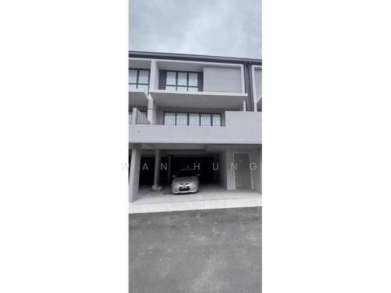 Rumah Teres untuk Disewa di Taman Bukit Serdang (Seri Kembangan) - Wan Hung Liew - Exterior - PropertyGuru.com.my