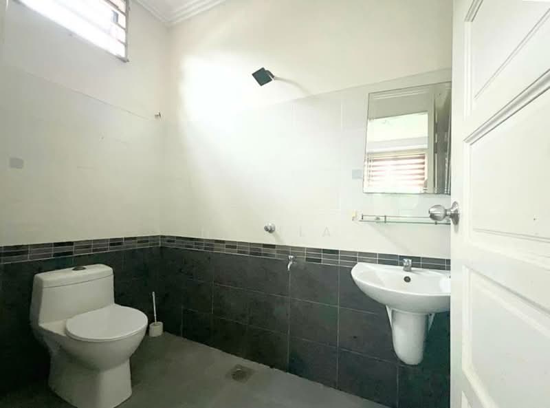 Semi-Detached House for Sale in Kota Bharu (Kelantan) - Nabila Nazori - Bathroom - PropertyGuru.com.my