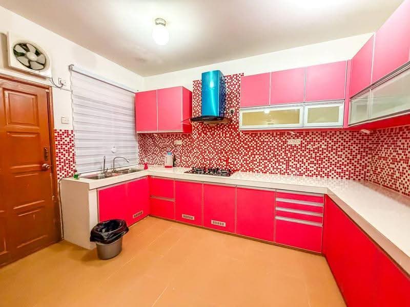 Semi-Detached House for Sale in Seksyen 3 (Bangi) - Azli Ibrahim - Kitchen - PropertyGuru.com.my