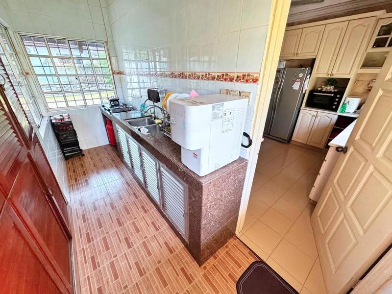 Bungalow House for Sale in Seksyen 2 (Bangi) - Adzura Zamedin - Kitchen - PropertyGuru.com.my