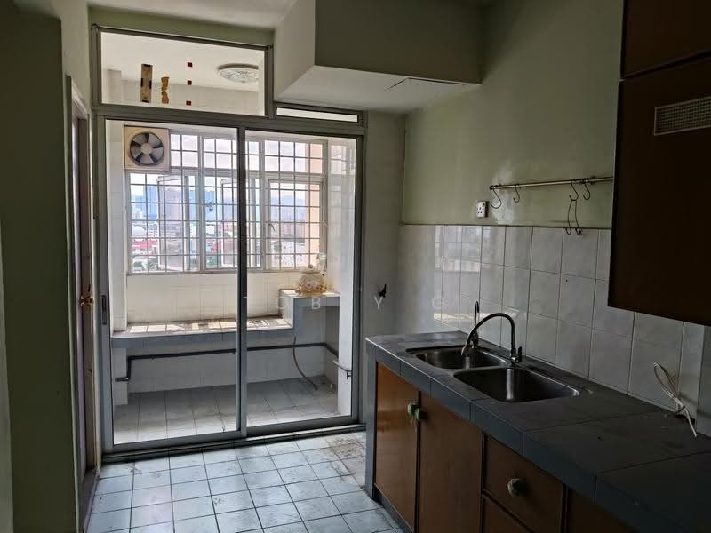 Kondominium untuk Dijual di Pelangi Indah Condominium - Tobey G - Kitchen - PropertyGuru.com.my
