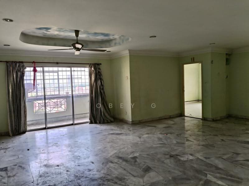 Kondominium untuk Dijual di Pelangi Indah Condominium - Tobey G - Living Room - PropertyGuru.com.my