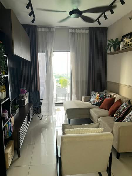 Kediaman Servis untuk Disewa di M Luna - BC TAN - Living Room - PropertyGuru.com.my