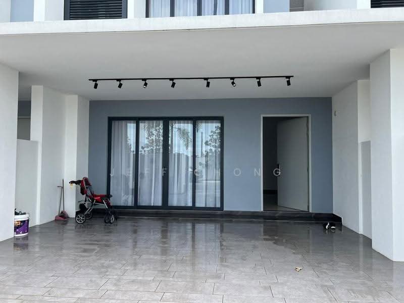 Rumah Teres untuk Dijual di Telok Panglima Garang (Selangor) - Jeff Chong - Entrance - PropertyGuru.com.my